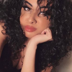 Meet your Posher, Dee